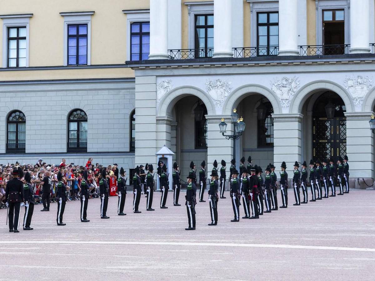 Oslo se rinde ante Haaland: así fue el emotivo recibimiento a la selección de Noruega