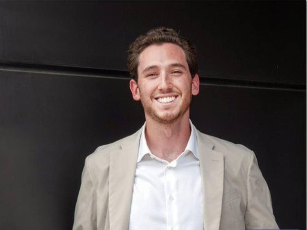 Turista muere alcanzado por rayo en playa de Florida durante luna de miel