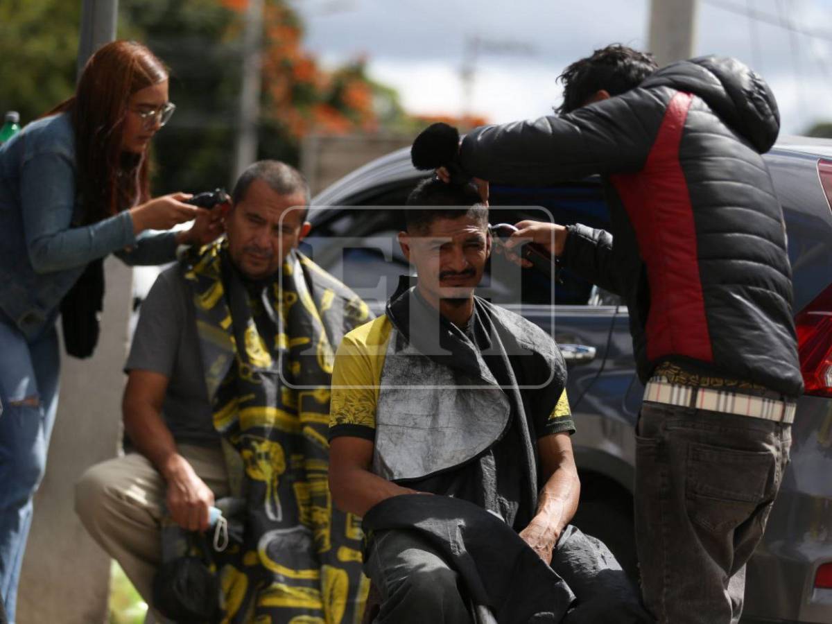 ¿Necesita un corte gratis? José Trejo ofrece sus servicios a pacientes del Hospital Escuela