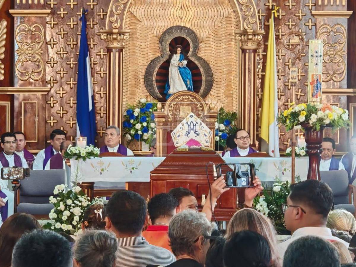 Choluteca da su último adiós a monseñor Teodoro Gómez en misa de exequias