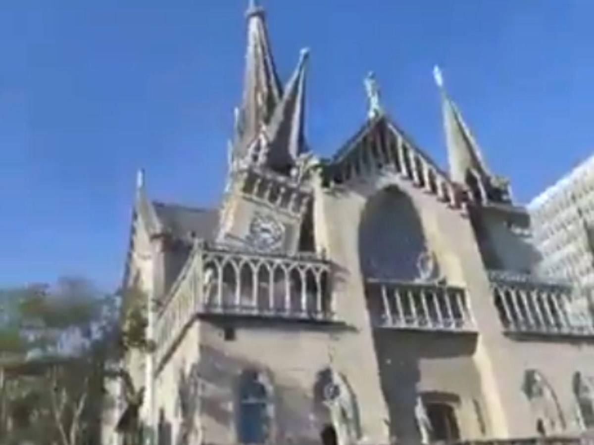 Escombros caían: Así cedió parte de la Catedral de Manizales tras terremoto de 7.4 en Colombia