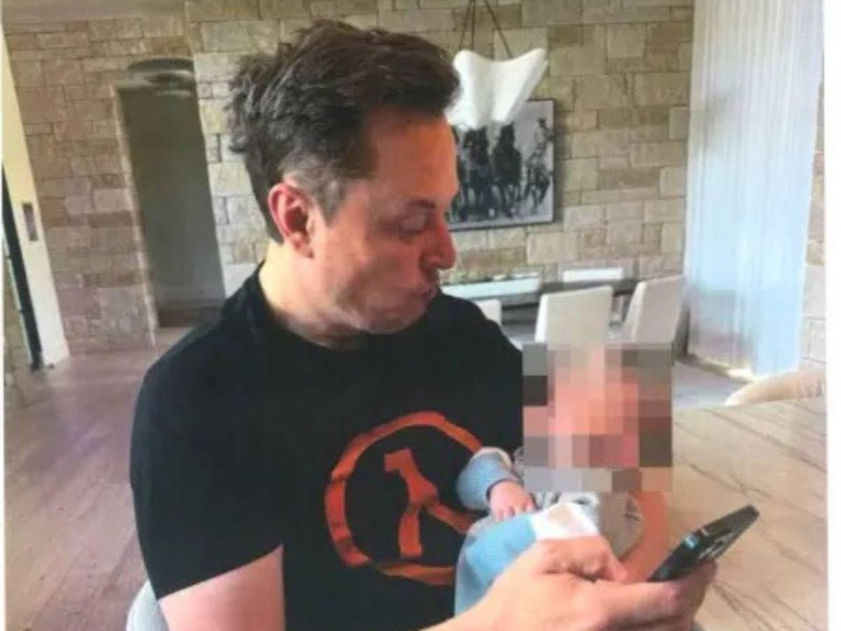 Elon Musk acusa a Ashley St. Clair de querer transicionar a su hijo de un año