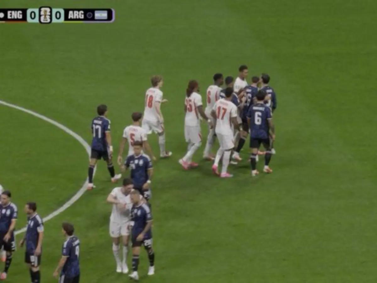 VAR perdonó a Argentina, festejo de Messi, manotazo y burla de Bellingham que se tuvo que tragar