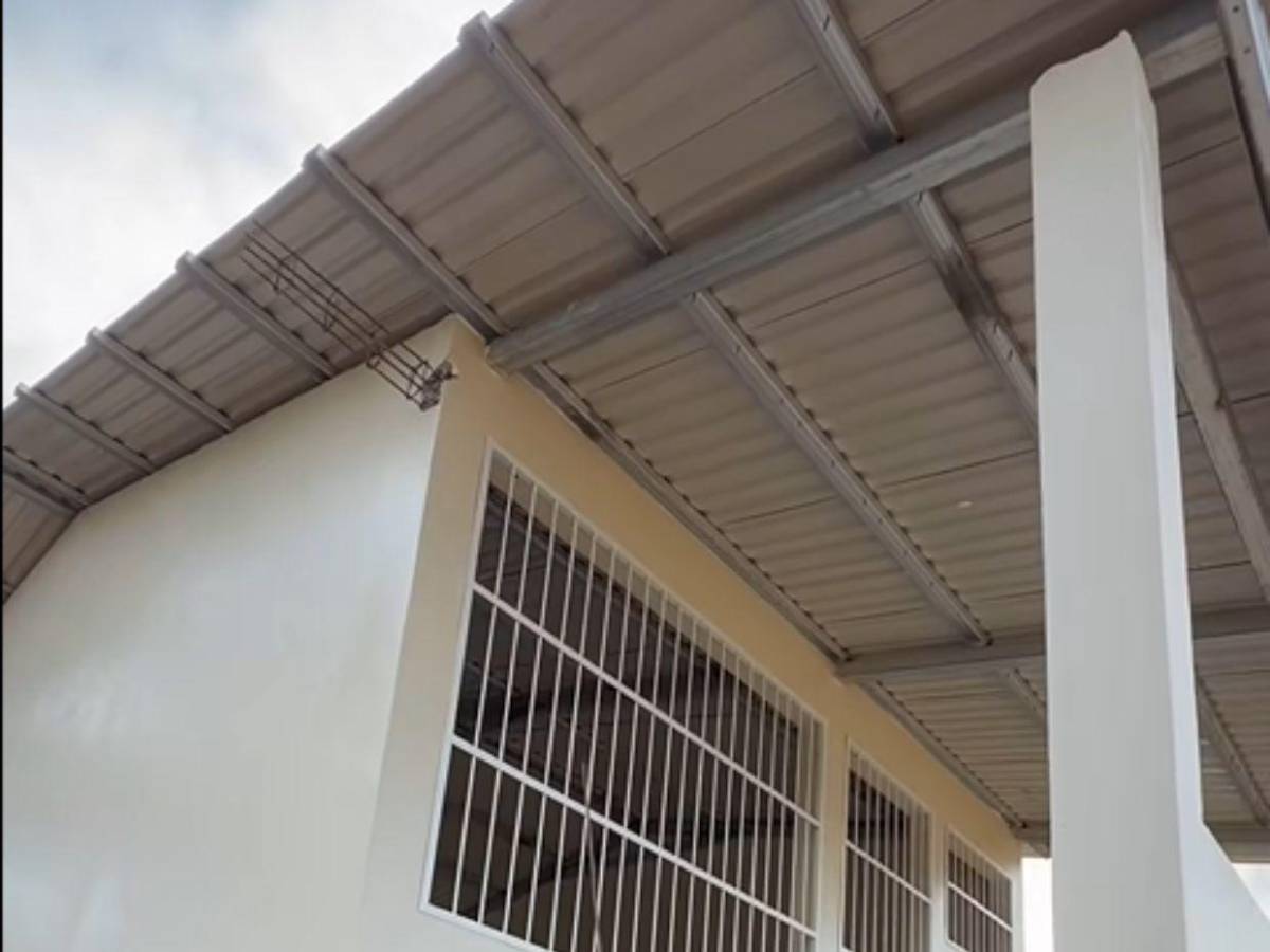 Más de L.1 millón: Shin Fujiyama revela cuánto gastó en construir escuela en Umru, La Mosquitia