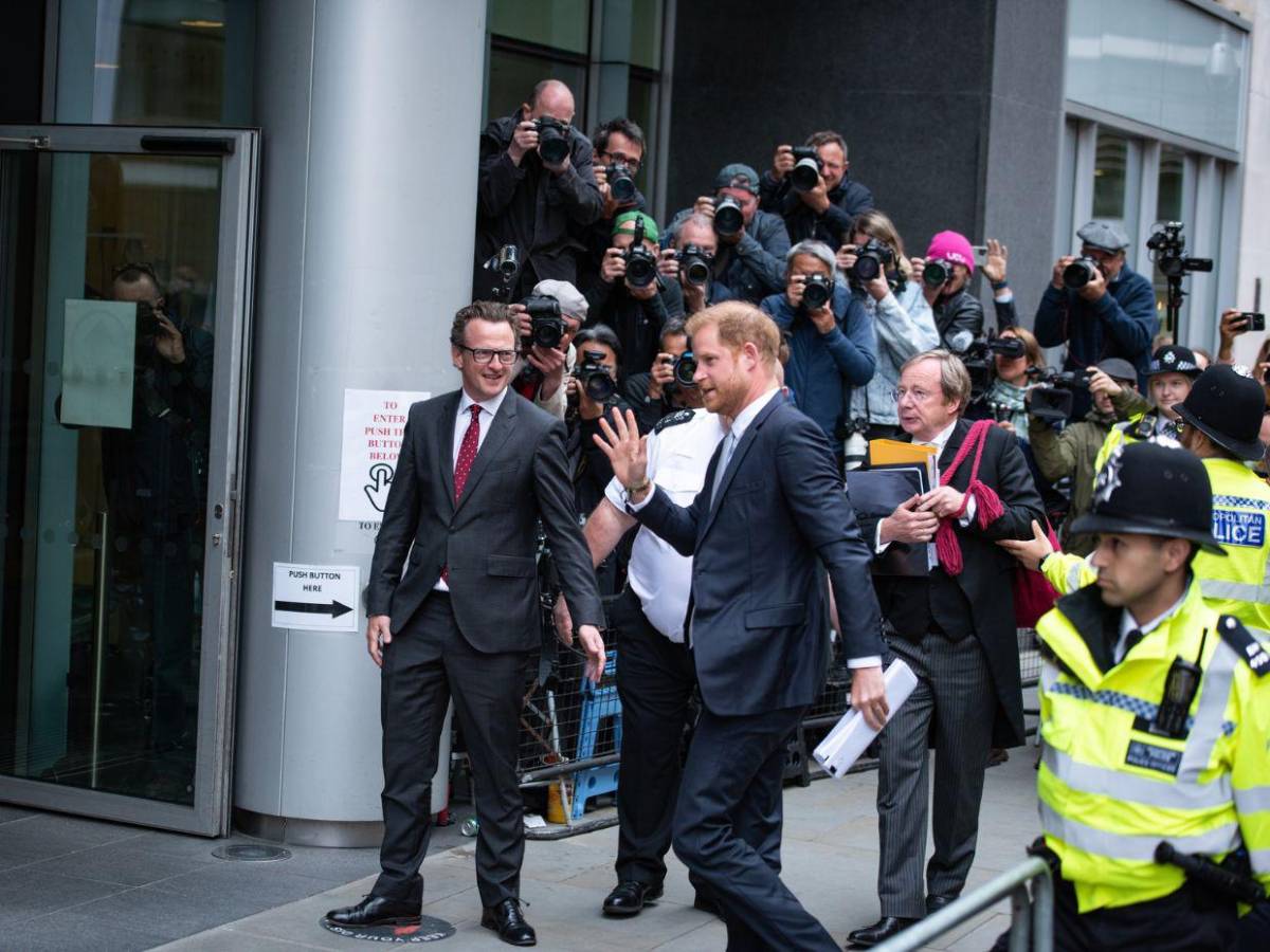 Permanencia del príncipe Enrique en EUA podría estar en riesgo