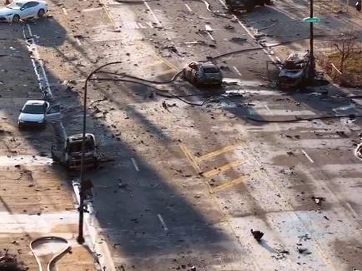 Tragedia aérea en Filadelfia: Seis mexicanos muertos, viviendas y carros destruidos