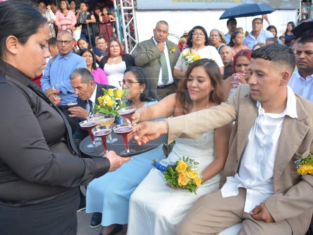 Más que romance: así vivieron su gran día las parejas en las bodas gratis de la capital
