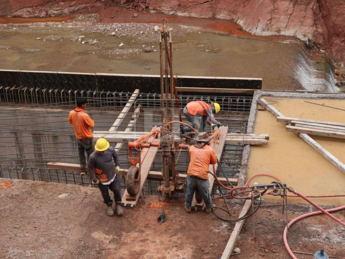 Tomando forma: así avanza la construcción de la represa San José, que ya supera el 53%