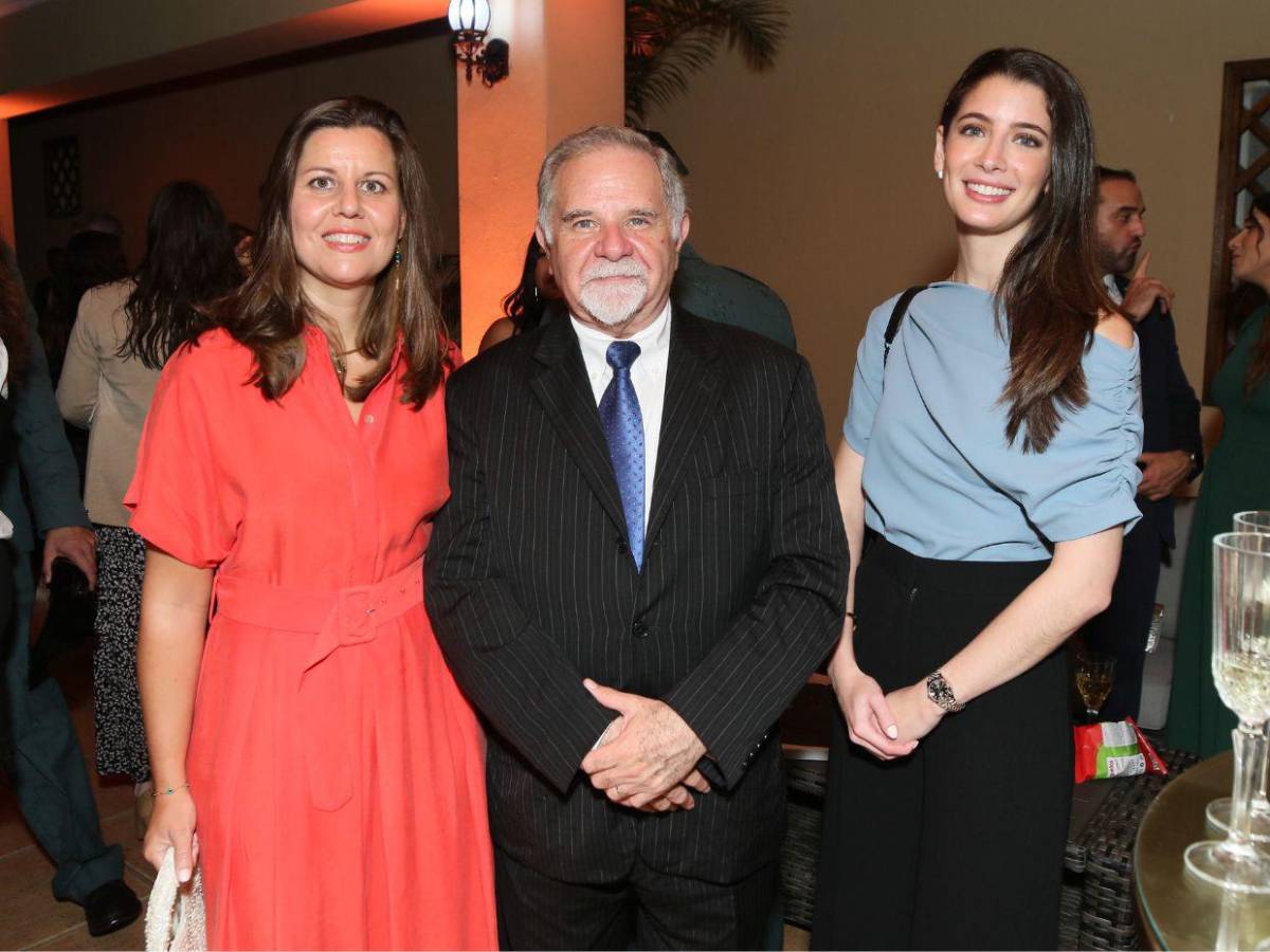 Brindan por la Fiesta Nacional de España en fina recepción en Honduras