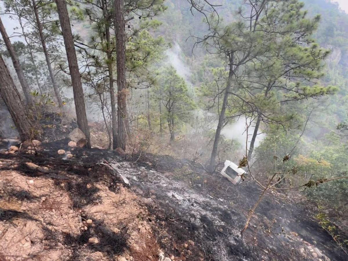 Las dantescas imágenes del crimen que aterra a El Cimarrón: tres cuerpos carbonizados