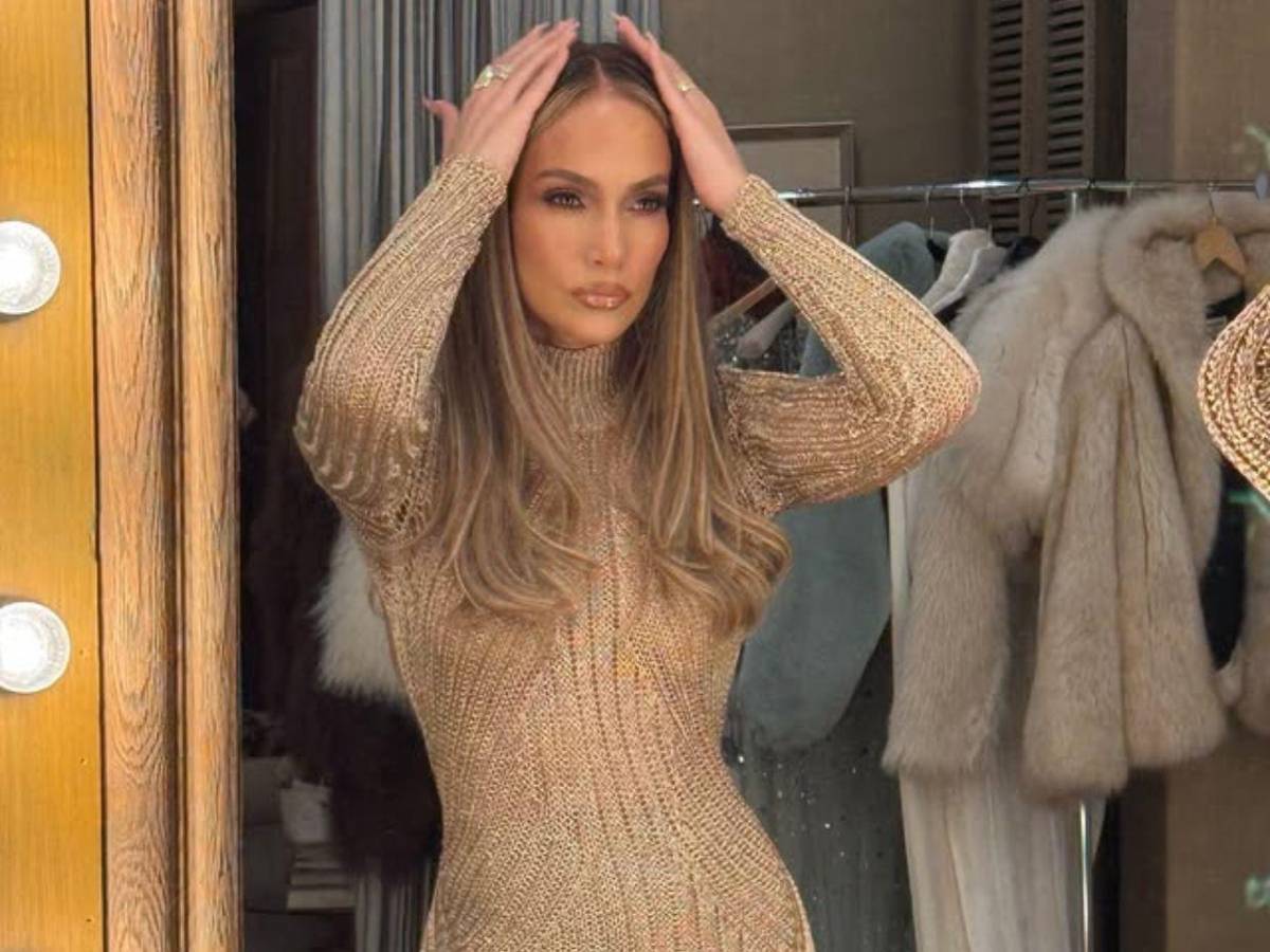 Jennifer López sufre lesión en el rostro tras un accidente en escenario