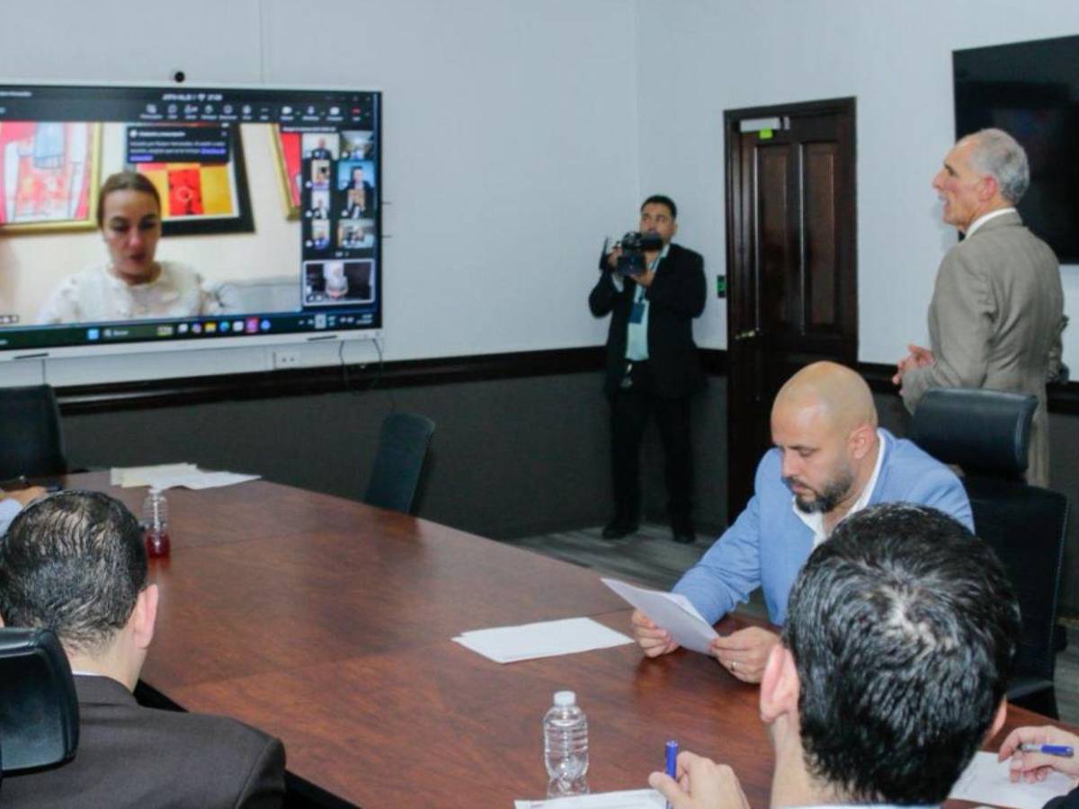 ¿Quiénes son los nuevos funcionarios juramentados por Nasry Asfura el 3 de marzo?