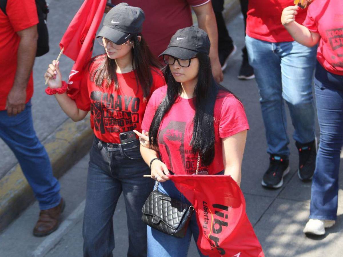Entre consignas y sonrisas: ellas brillaron en la marcha del Día del Trabajador en la capital