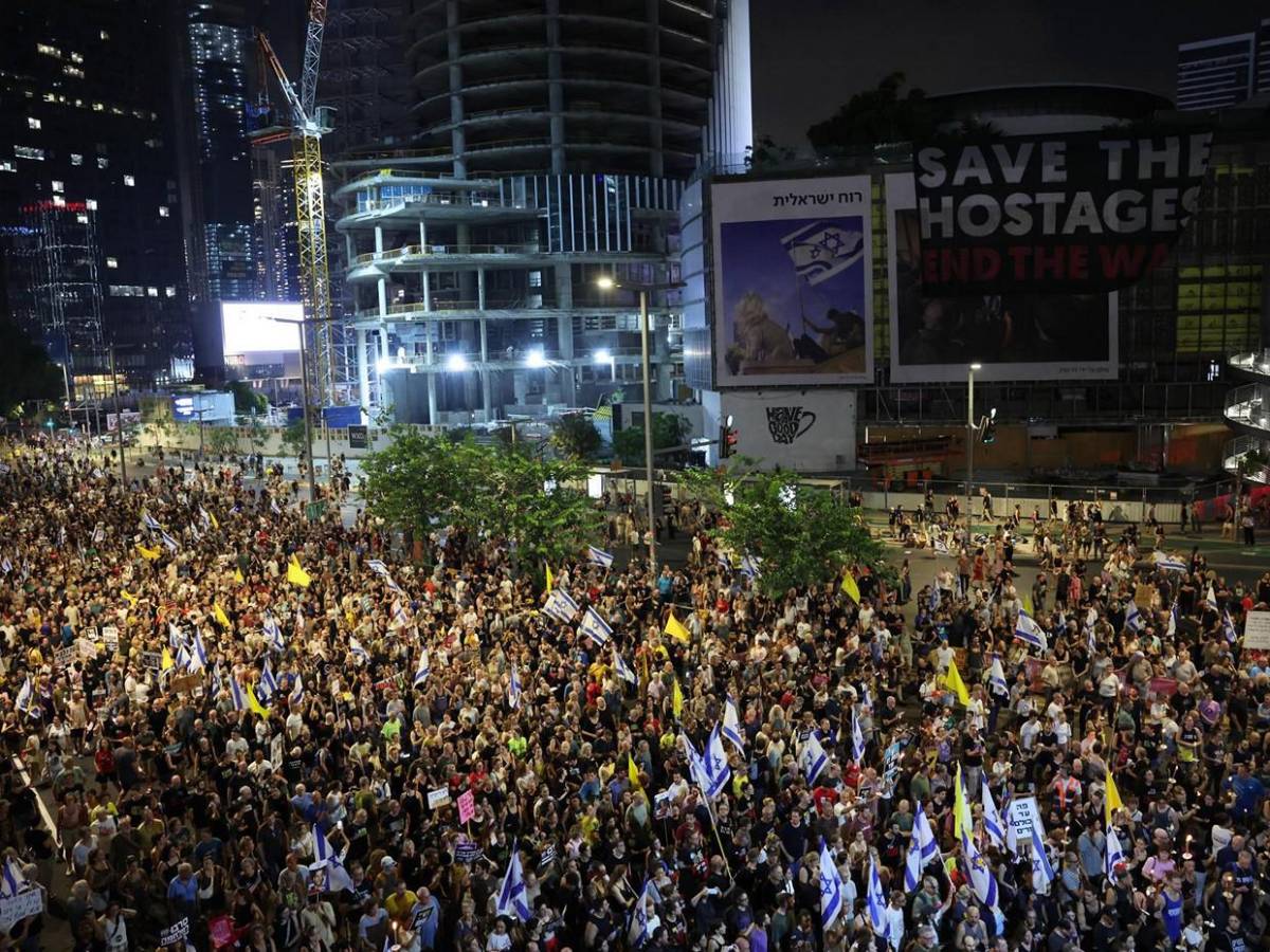 Multitudinaria marcha en Israel exige fin de ofensiva en Gaza y liberación de rehenes