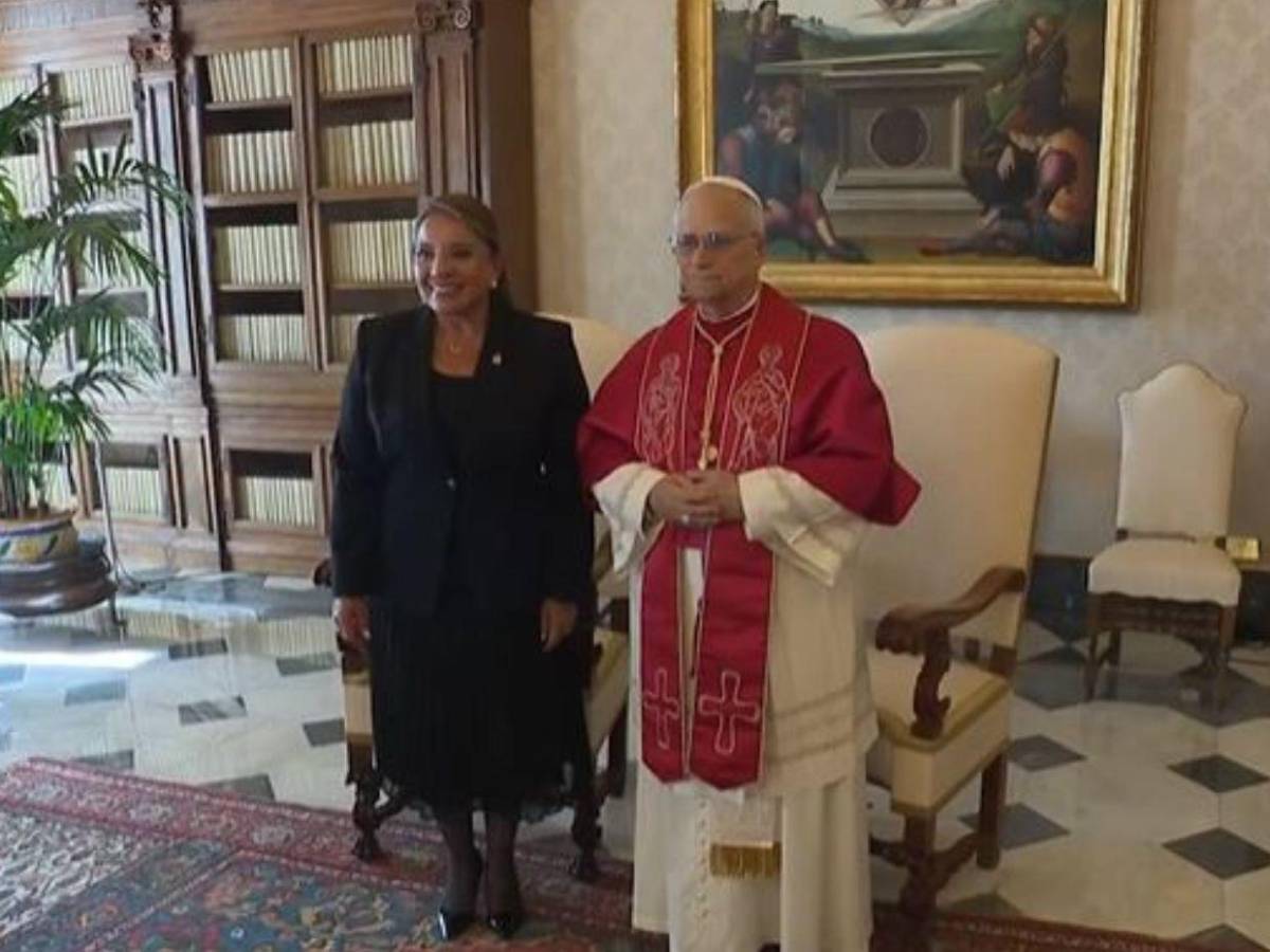 ¿Qué familiares de la presidenta Xiomara Castro viajaron al Vaticano a reunión con el papa?
