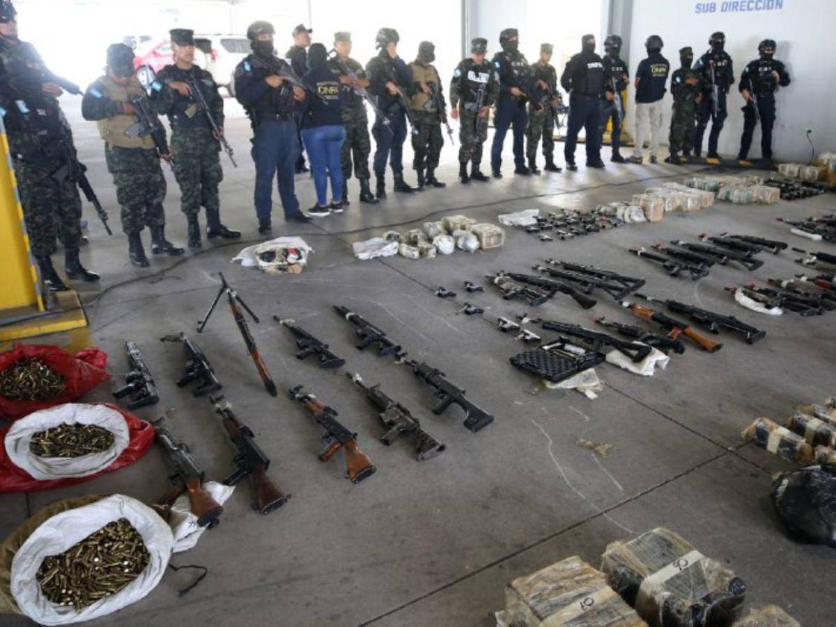 Incautan armas de alto calibre y municiones en operación marítima en Gracias a Dios Incautan armas de alto calibre y municiones en operación marítima en Gracias a Dios