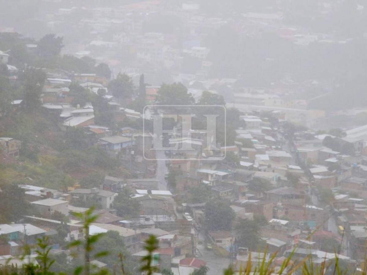 Acumulados de hasta 70 y 50 milímetros: Vaguada provocará fuertes lluvias este jueves en estas zonas