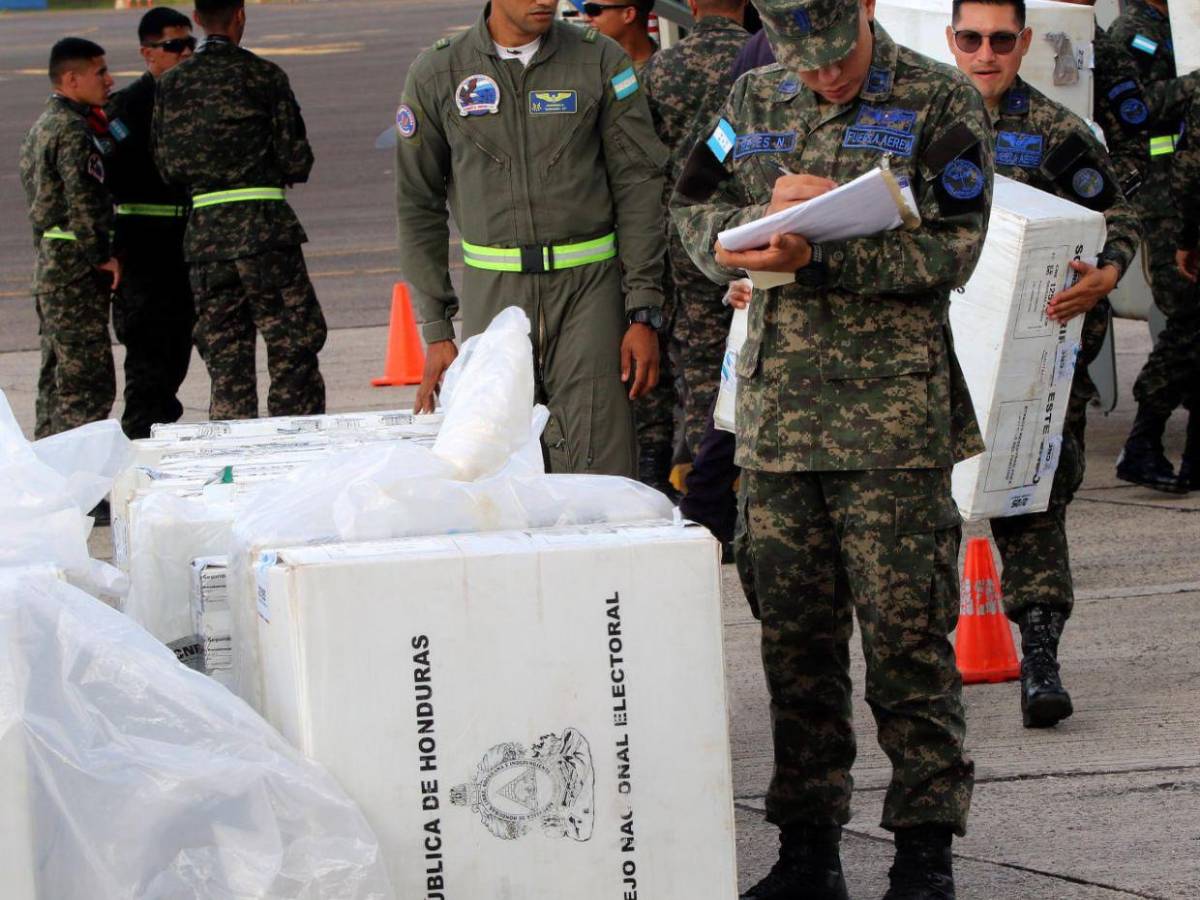 Llegan a Tegucigalpa maletas electorales desde Gracias a Dios