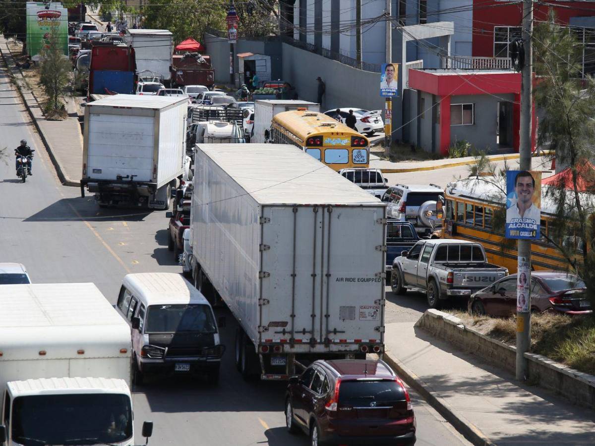 Tráfico infernal en la salida al sur: casi 10 horas de congestionamiento vial