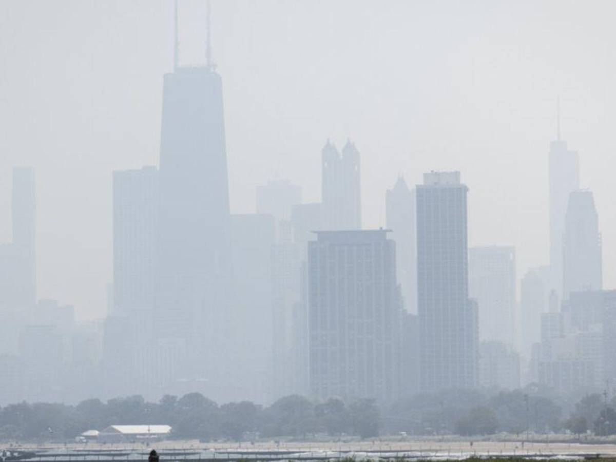 Calidad del aire en Canadá se desploma por el humo de más de 700 incendios