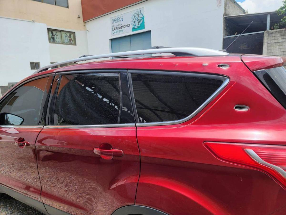 Iba con su hijo y el carro recibió seis disparos: atentado contra alcalde de Quimistán