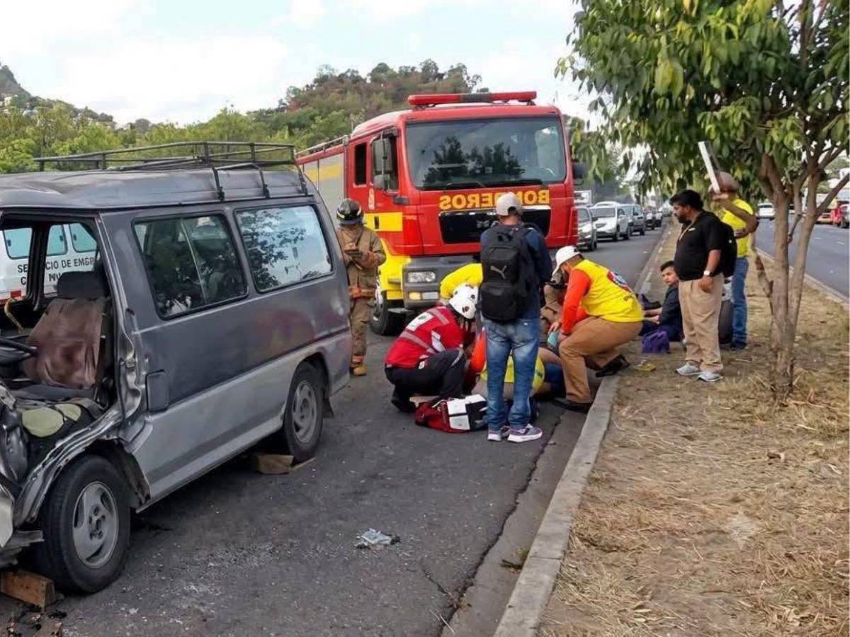 ¿Licencia vencida y exceso de velocidad? Lo que enfrenta conductor de bus escolar accidentado en el anillo