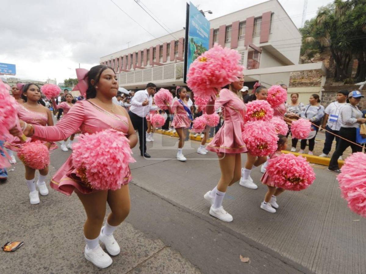 Colores vibrantes, alegría y orgullo patrio llenan las calles de Honduras este 15 de septiembre