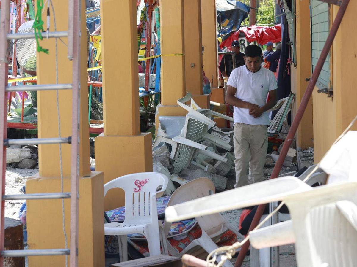 El atrio colapsó sobre las víctimas: explosión de pirotecnia deja 10 muertos en México