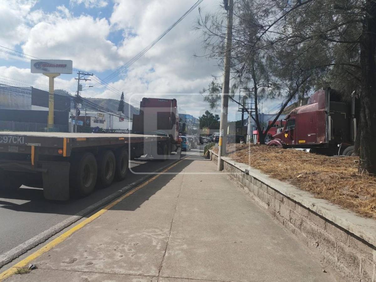 Largas filas por colisión en salida al sur esta mañana en la capital