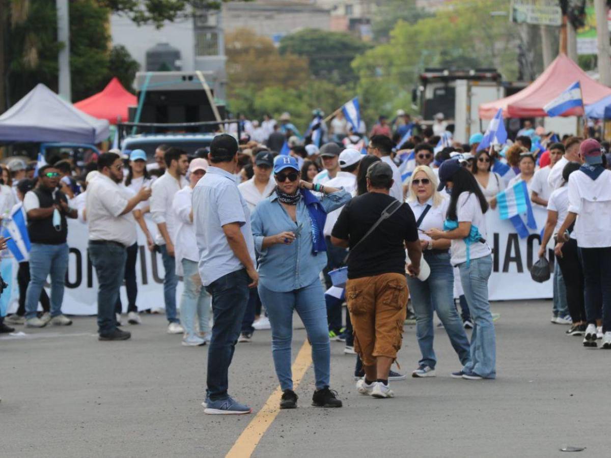 Partido Nacional realiza marcha por la libertad y la democracia de Honduras