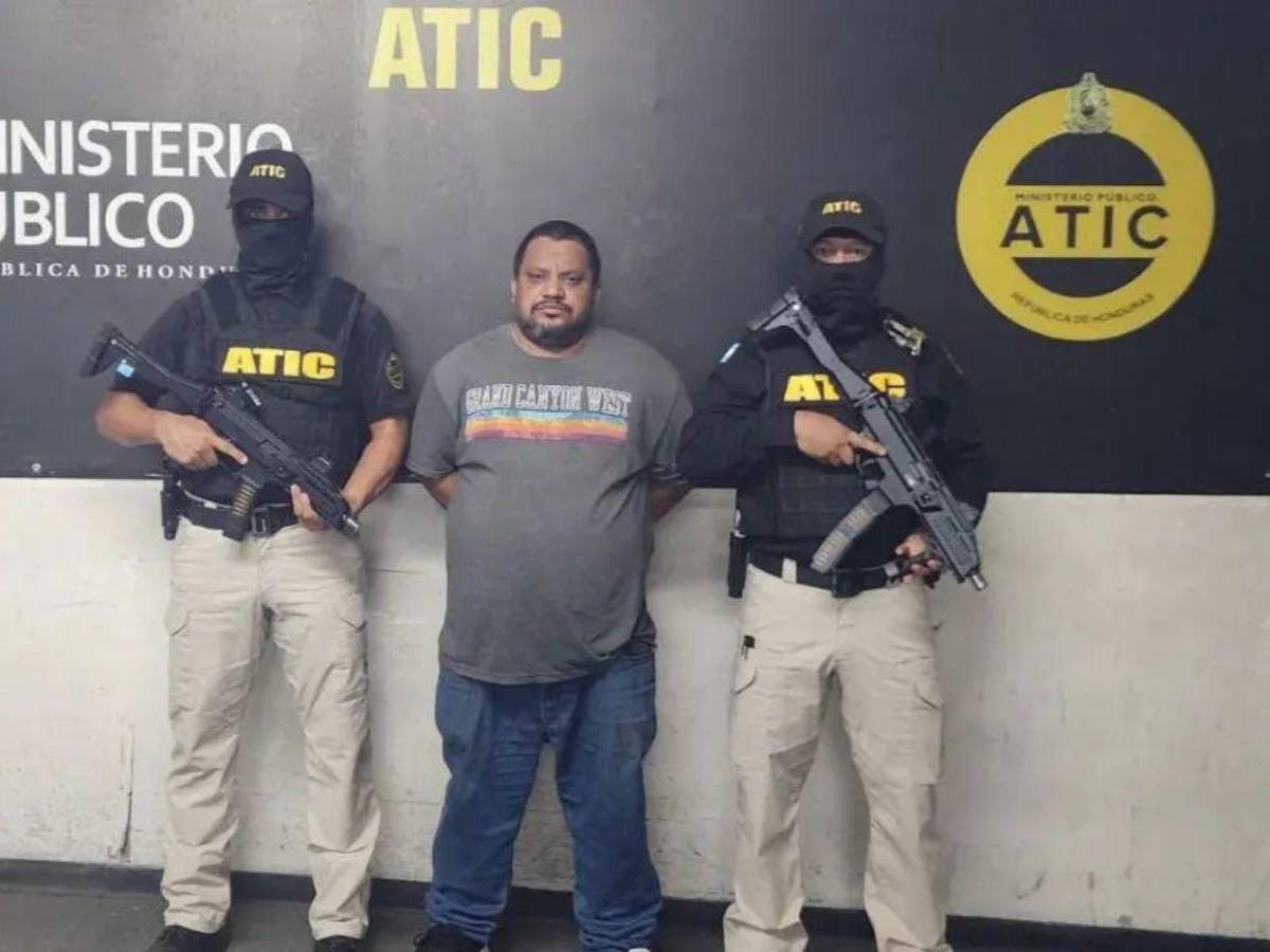 ¿Quién es Melvin Cevallos y de qué lo acusan? Perfil del reconocido dirigente de Libre