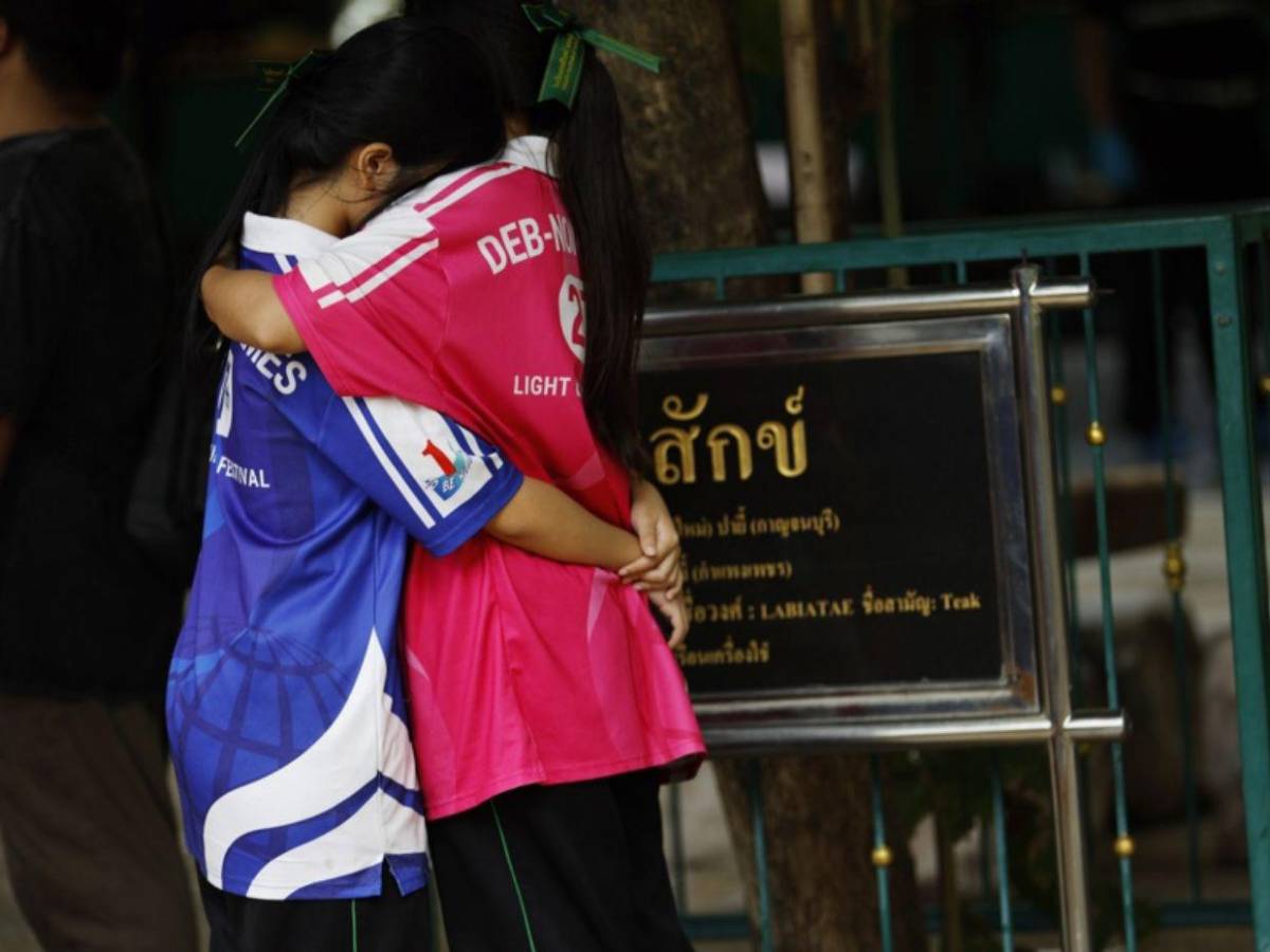Mató a sus abuelos antes de asesinar a 6 personas en su escuela y quitarse la vida: tiroteo en Tailandia