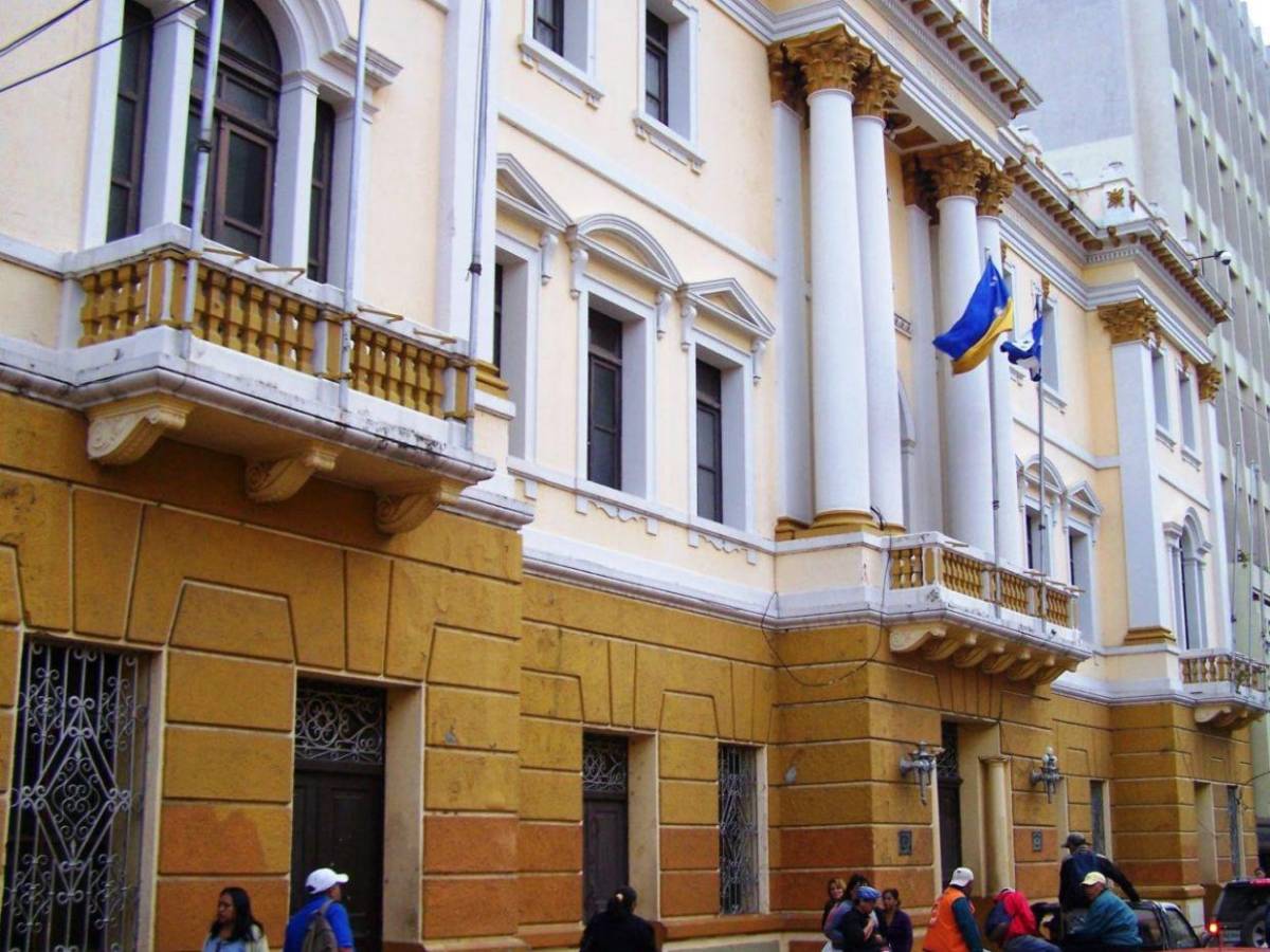 ¿Quién es Nazareth Fajardo, hija de 19 años de Godofredo que trabaja en la Alcaldía con un sueldo de L45,00O?