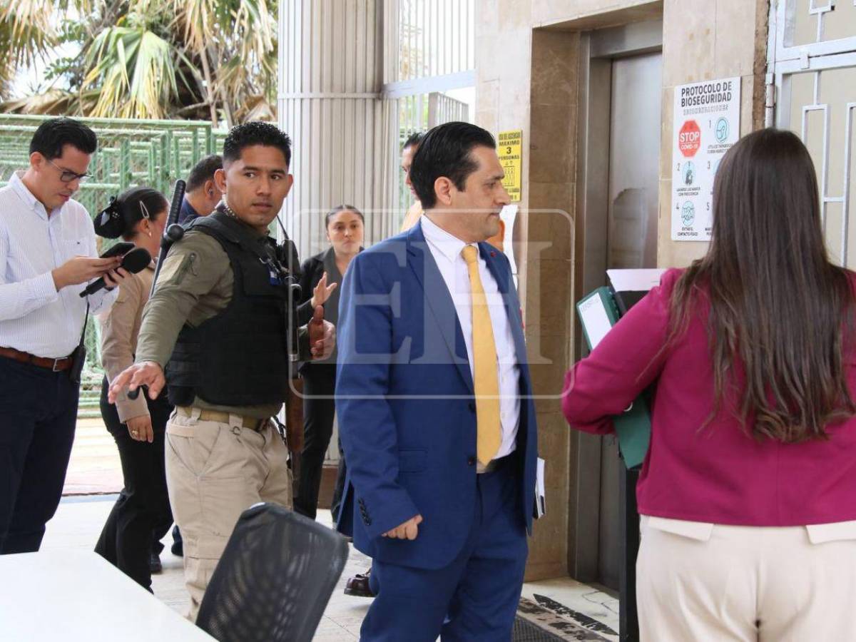 La verdad me asiste: llegada de Mario Morazán al CN para audiencia de juicio político