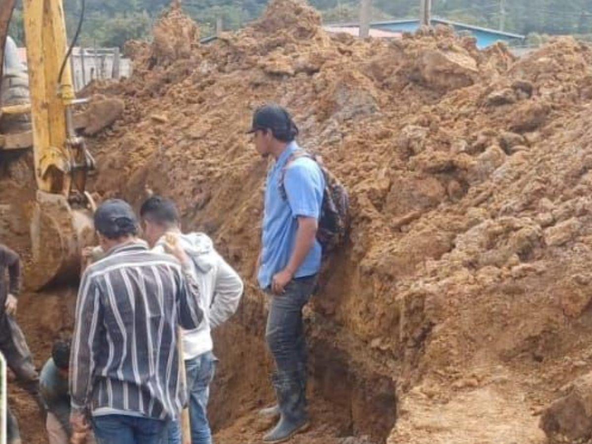 Alexis Vásquez murió soterrado mientras realizaba una excavación para una alcantarilla en Intibucá