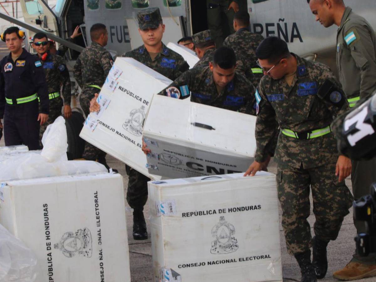 Llegan a Tegucigalpa maletas electorales desde Gracias a Dios