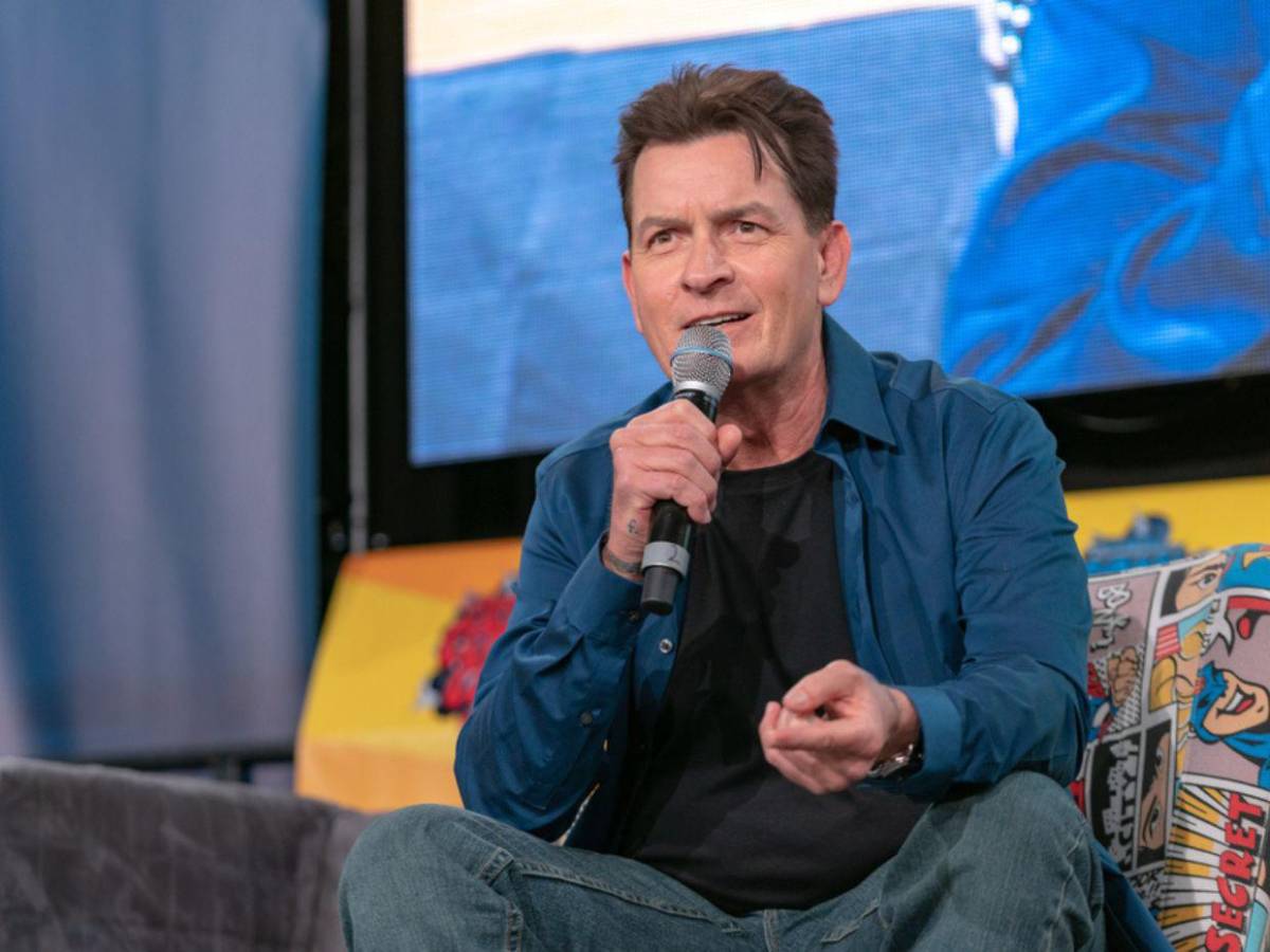 Charlie Sheen revela casi una década de celibato y confiesa su historial con las drogas
