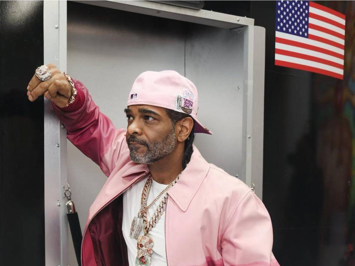 ¡Honduras presente en la WWE! Rapero de EE UU sorprende con la camiseta del Motagua