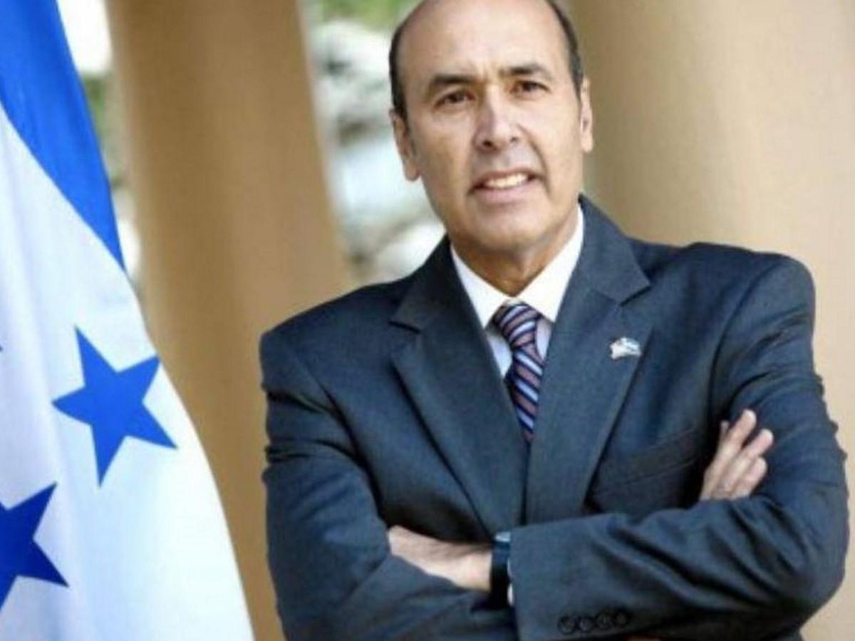 Gobierno pagará en total L40 millones por lobby en EUA con asesoramiento de Hugo Llorens