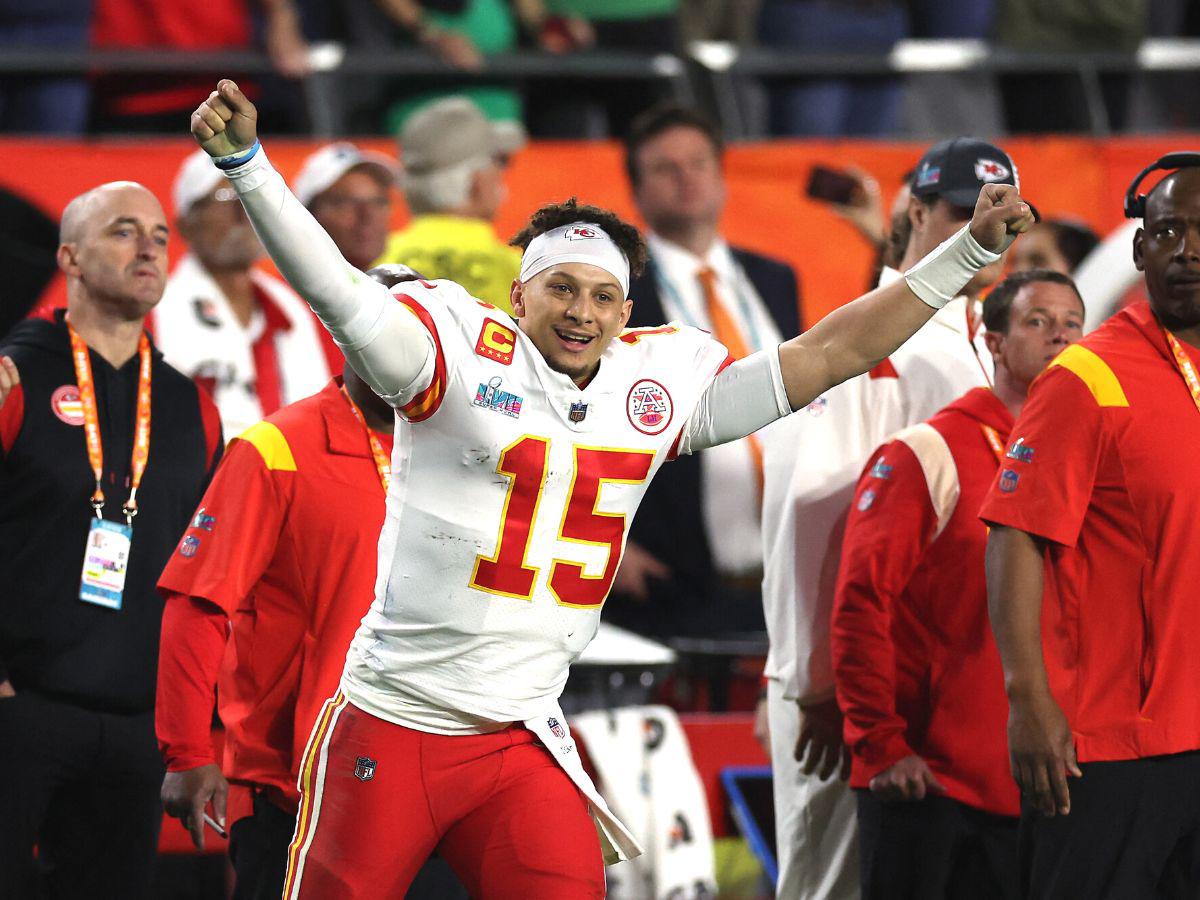 Los Chiefs vencen 38-35 a Eagles y conquistan su tercer Super Bowl