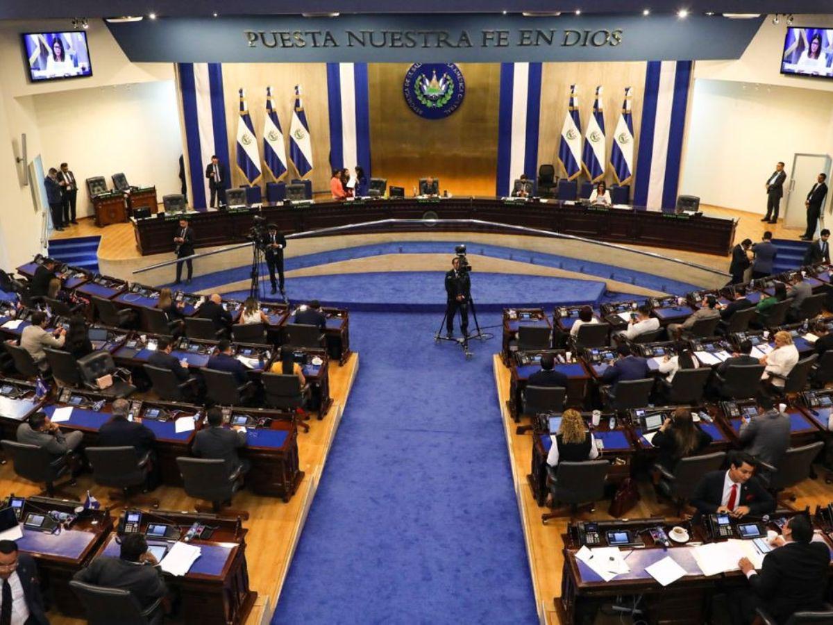 Congreso de El Salvador reduce de 84 a 60 el número de diputados