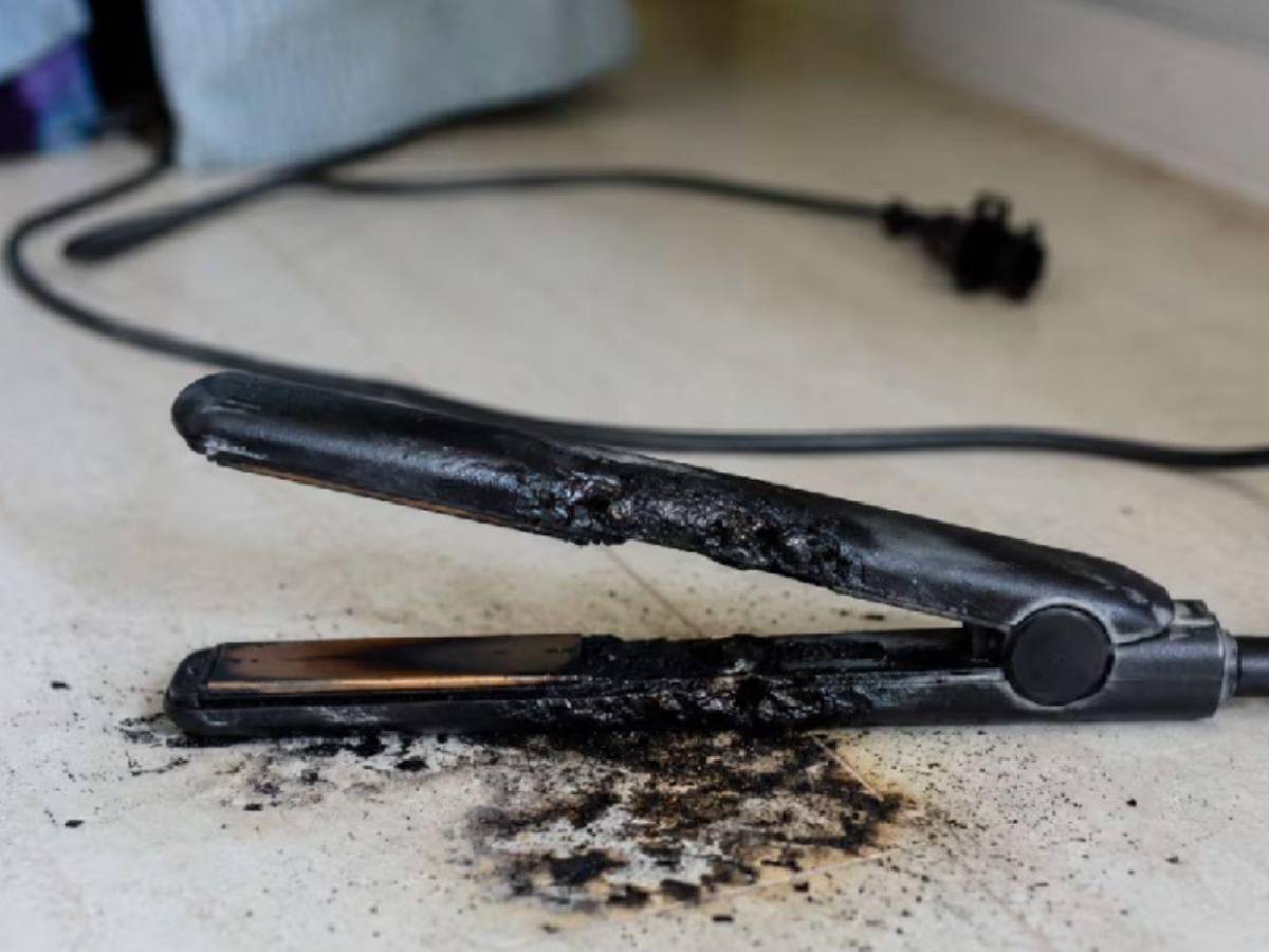 María Souza murió tras ser electrocutada mientras se planchaba el pelo