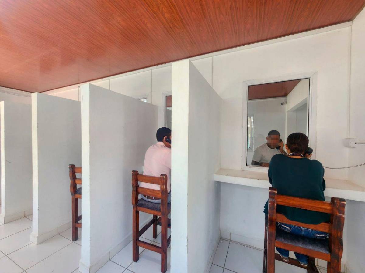 Cero privilegios y suspenden visitas: Llegan duras medidas a cárceles tras ley contra terroristas