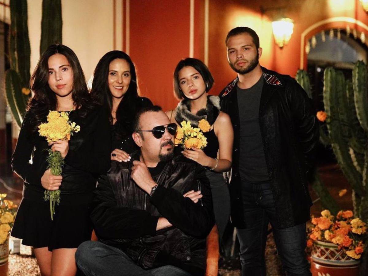 La madre de Ángela Aguilar explota contra los haters: acusa violencia digital hacia su hija