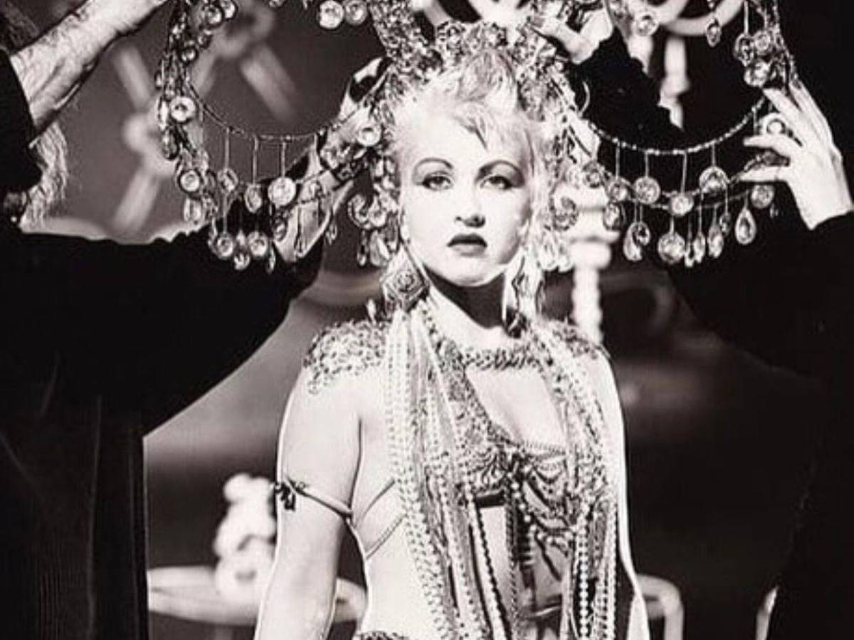 Cyndi Lauper insulta a un espectador en Las Vegas y el público la ovaciona