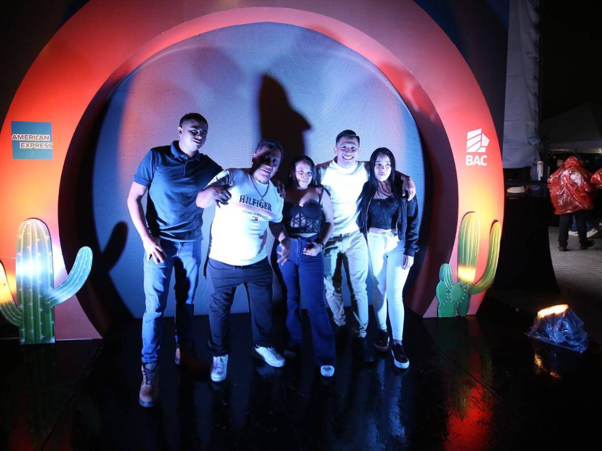 Las mejores imágenes que dejó el concierto de Carín León en Tegucigalpa