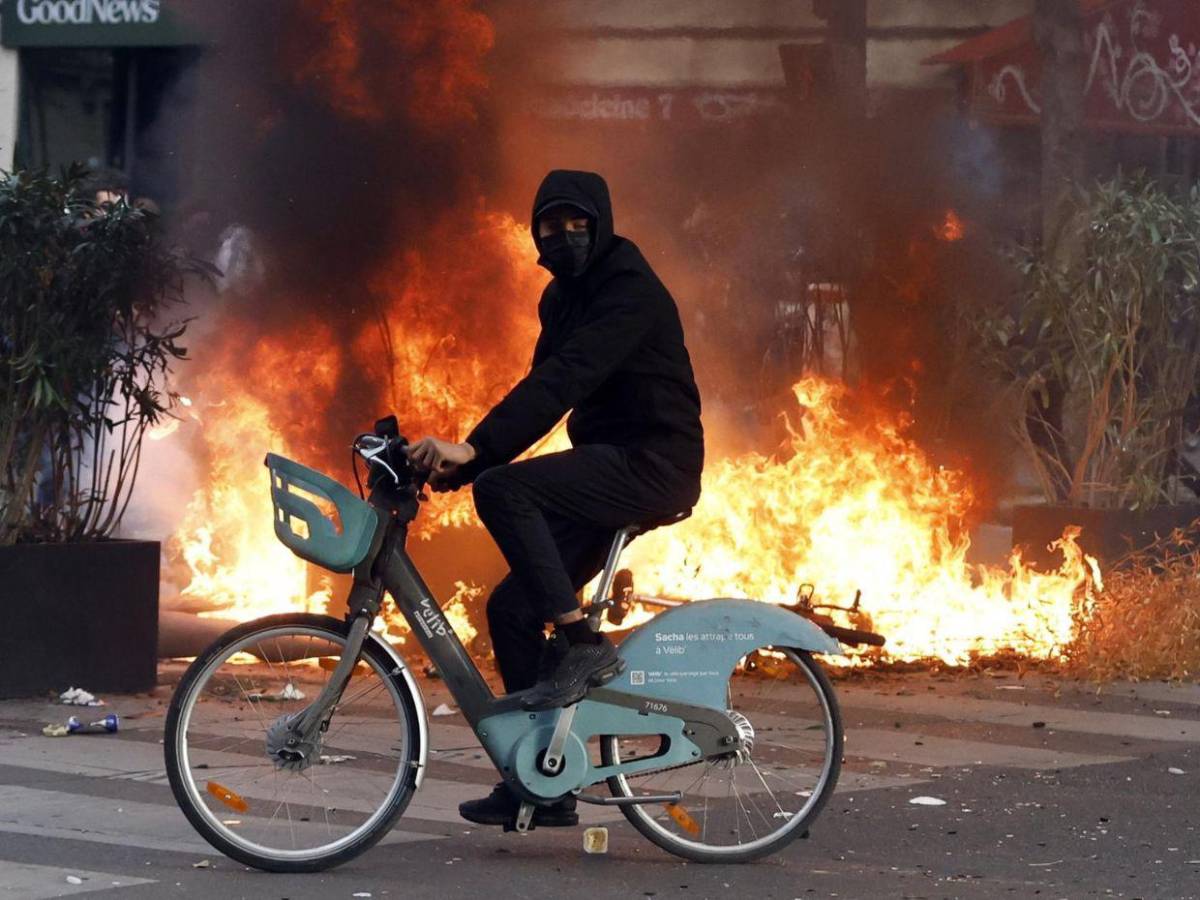 400 personas detenidas en otra jornada de protesta masiva en Francia