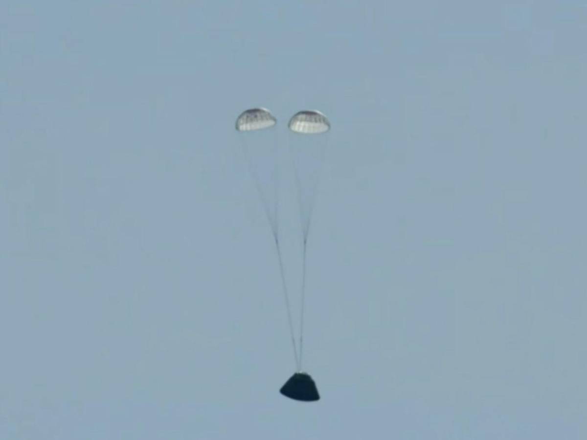 Así vivieron el amerizaje de la misión Artemis II en San Diego, California