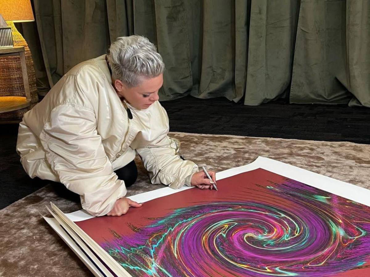 Sola en Nochevieja: la imagen de Pink que preocupa a sus seguidores