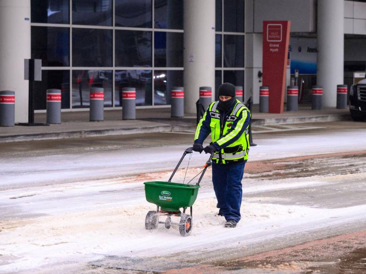 Texas sufre las inclemencias de la tormenta invernal que azota Estados Unidos